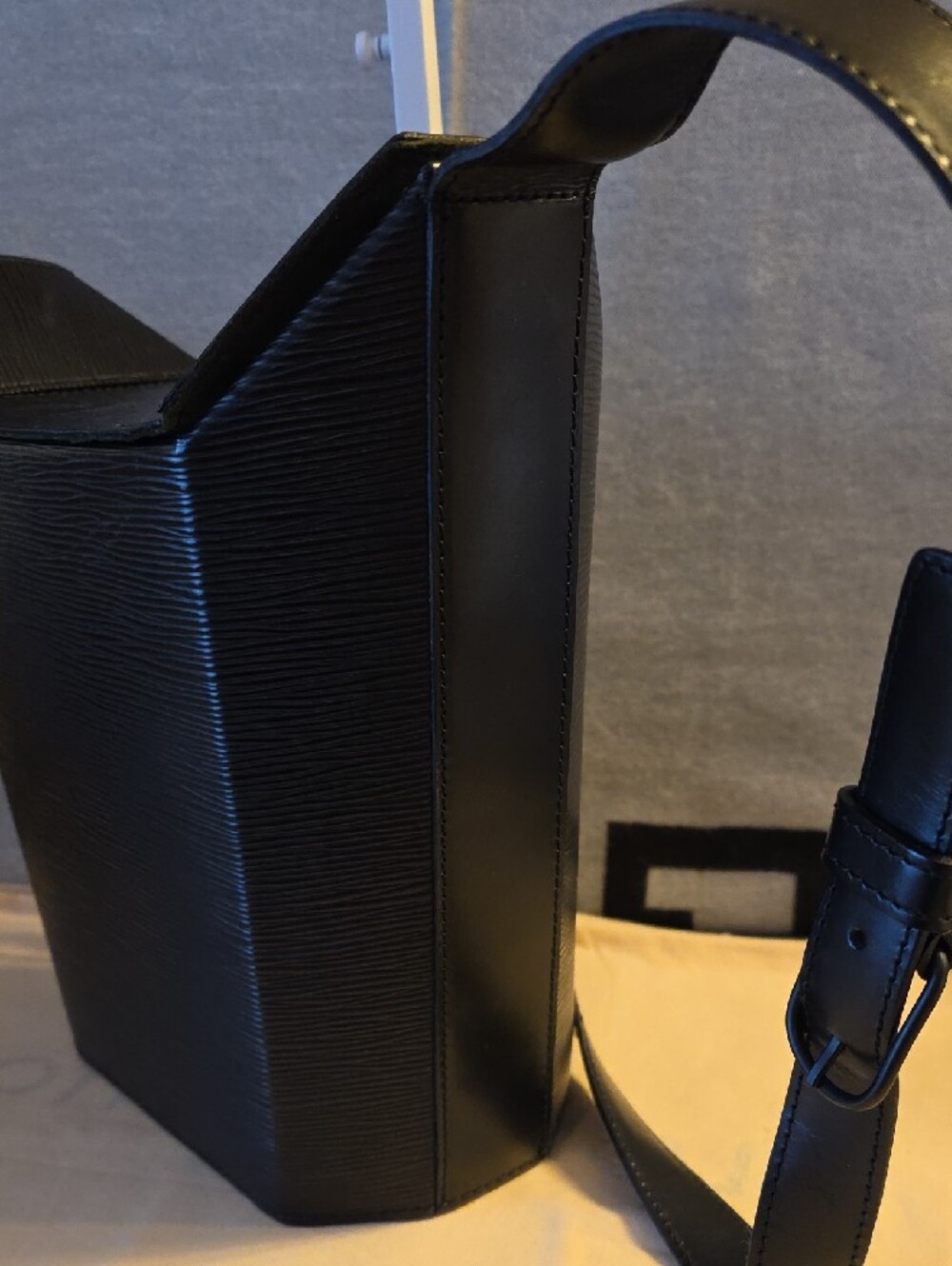Louis Vuitton Black Epi Sac Seau - Picture 3 of 7